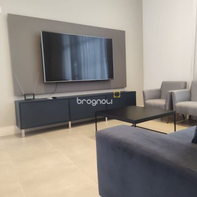Apartamento com 72m², 2 quartos (sendo 1 suíte), 2 garagens, no bairro João Paulo em Florianópolis