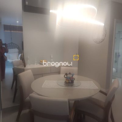 Apartamento com 72m², 2 quartos (sendo 1 suíte), 2 garagens, no bairro João Paulo em Florianópolis