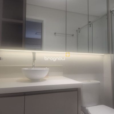 Apartamento com 72m², 2 quartos (sendo 1 suíte), 2 garagens, no bairro João Paulo em Florianópolis