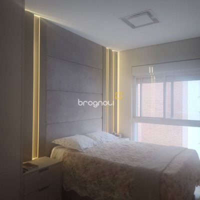 Apartamento com 72m², 2 quartos (sendo 1 suíte), 2 garagens, no bairro João Paulo em Florianópolis