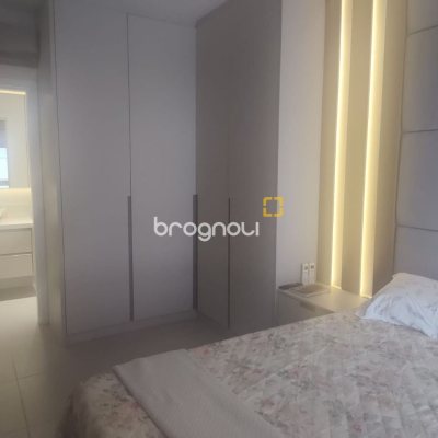 Apartamento com 72m², 2 quartos (sendo 1 suíte), 2 garagens, no bairro João Paulo em Florianópolis