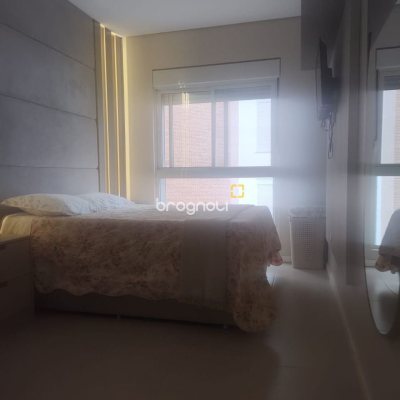 Apartamento com 72m², 2 quartos (sendo 1 suíte), 2 garagens, no bairro João Paulo em Florianópolis