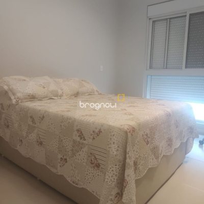 Apartamento com 72m², 2 quartos (sendo 1 suíte), 2 garagens, no bairro João Paulo em Florianópolis