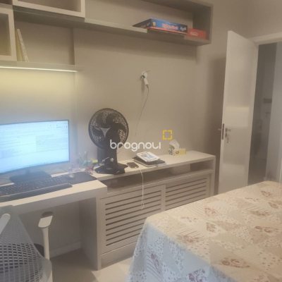 Apartamento com 72m², 2 quartos (sendo 1 suíte), 2 garagens, no bairro João Paulo em Florianópolis