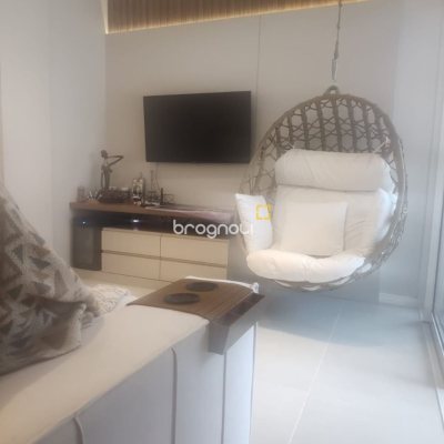 Apartamento com 72m², 2 quartos (sendo 1 suíte), 2 garagens, no bairro João Paulo em Florianópolis