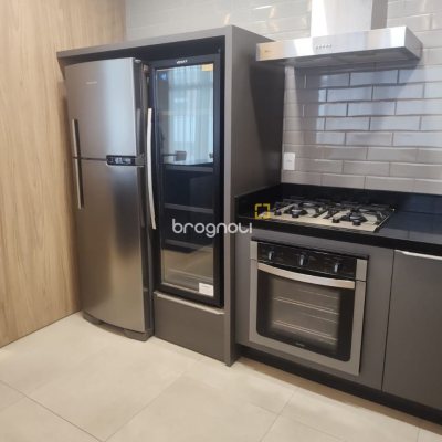 Apartamento com 72m², 2 quartos (sendo 1 suíte), 2 garagens, no bairro João Paulo em Florianópolis