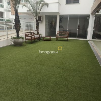 Apartamento com 72m², 2 quartos (sendo 1 suíte), 2 garagens, no bairro João Paulo em Florianópolis