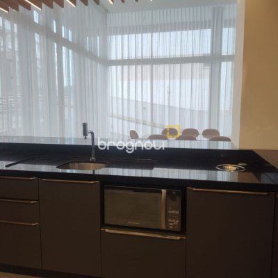 Apartamento com 72m², 2 quartos (sendo 1 suíte), 2 garagens, no bairro João Paulo em Florianópolis
