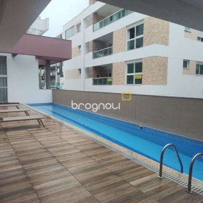 Apartamento com 72m², 2 quartos (sendo 1 suíte), 2 garagens, no bairro João Paulo em Florianópolis