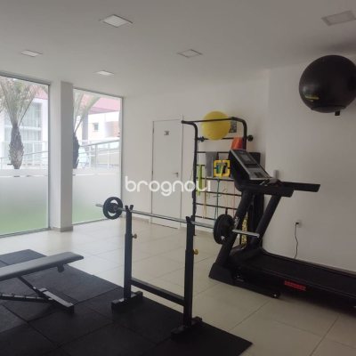Apartamento com 72m², 2 quartos (sendo 1 suíte), 2 garagens, no bairro João Paulo em Florianópolis