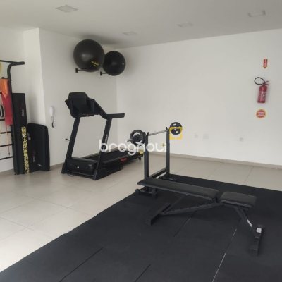 Apartamento com 72m², 2 quartos (sendo 1 suíte), 2 garagens, no bairro João Paulo em Florianópolis