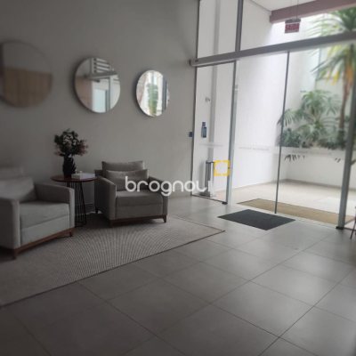 Apartamento com 72m², 2 quartos (sendo 1 suíte), 2 garagens, no bairro João Paulo em Florianópolis