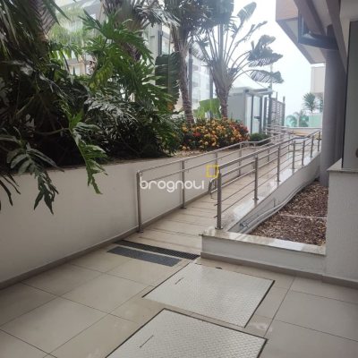 Apartamento com 72m², 2 quartos (sendo 1 suíte), 2 garagens, no bairro João Paulo em Florianópolis