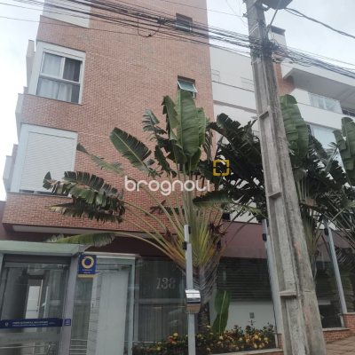 Apartamento com 72m², 2 quartos (sendo 1 suíte), 2 garagens, no bairro João Paulo em Florianópolis