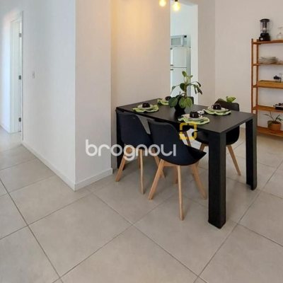 Apartamento com 81m², 3 quartos (sendo 1 suíte), 2 garagens, no bairro Campeche em Florianópolis