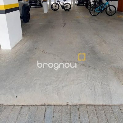 Apartamento com 81m², 3 quartos (sendo 1 suíte), 2 garagens, no bairro Campeche em Florianópolis