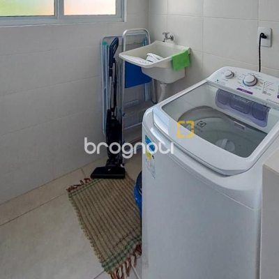 Apartamento com 81m², 3 quartos (sendo 1 suíte), 2 garagens, no bairro Campeche em Florianópolis