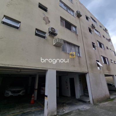 Apartamento com 81m², 3 quartos (sendo 1 suíte), 1 garagem, no bairro Capoeiras em Florianópolis