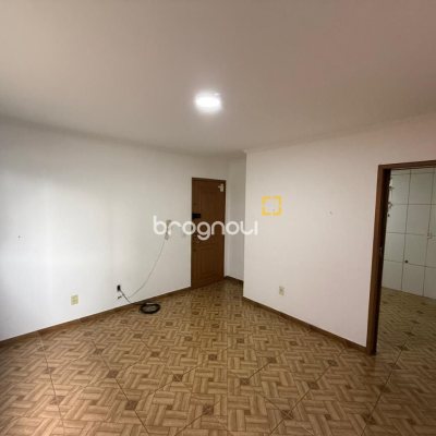 Apartamento com 81m², 3 quartos (sendo 1 suíte), 1 garagem, no bairro Capoeiras em Florianópolis