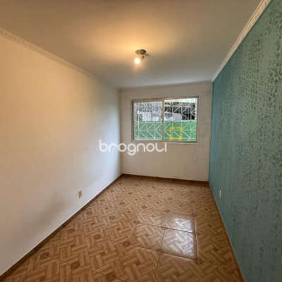Apartamento com 81m², 3 quartos (sendo 1 suíte), 1 garagem, no bairro Capoeiras em Florianópolis