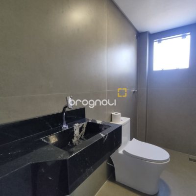Apartamento com 70m², 2 quartos (sendo 1 suíte), 1 garagem, no bairro Ingleses em Florianópolis
