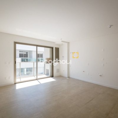 Apartamento com 96m², 2 quartos (sendo 2 suítes), 2 garagens, no bairro João Paulo em Florianópolis