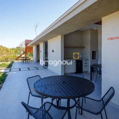Apartamento com 96m², 2 quartos (sendo 2 suítes), 2 garagens, no bairro João Paulo em Florianópolis