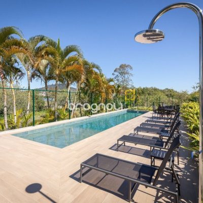 Apartamento com 96m², 2 quartos (sendo 2 suítes), 2 garagens, no bairro João Paulo em Florianópolis