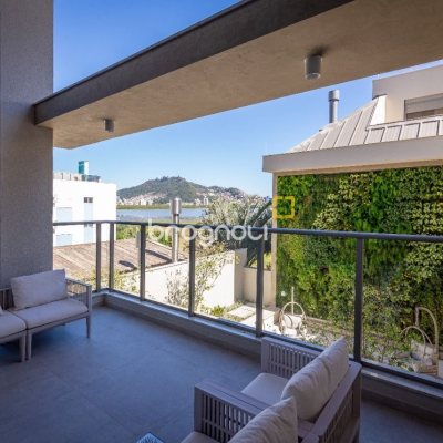 Apartamento com 96m², 2 quartos (sendo 2 suítes), 2 garagens, no bairro João Paulo em Florianópolis