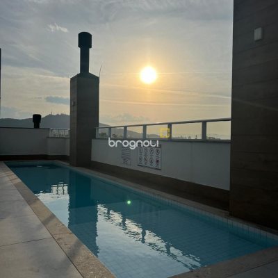 Apartamento com 42m², 1 quarto, 2 garagens, no bairro Córrego Grande em Florianópolis