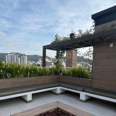 Apartamento com 42m², 1 quarto, 2 garagens, no bairro Córrego Grande em Florianópolis