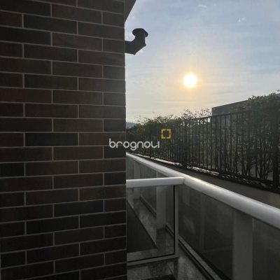 Apartamento com 42m², 1 quarto, 2 garagens, no bairro Córrego Grande em Florianópolis
