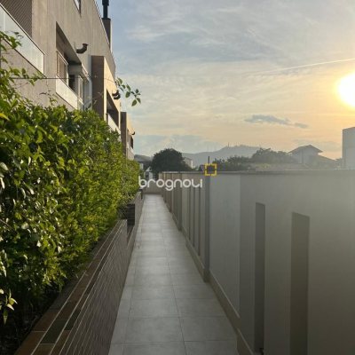 Apartamento com 42m², 1 quarto, 2 garagens, no bairro Córrego Grande em Florianópolis