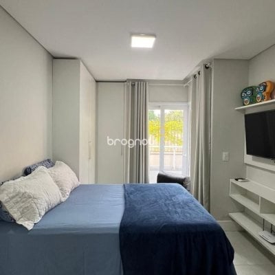 Apartamento com 42m², 1 quarto, 2 garagens, no bairro Córrego Grande em Florianópolis