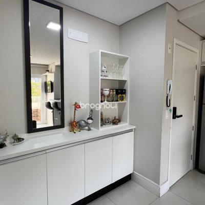 Apartamento com 42m², 1 quarto, 2 garagens, no bairro Córrego Grande em Florianópolis