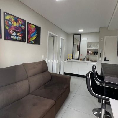 Apartamento com 42m², 1 quarto, 2 garagens, no bairro Córrego Grande em Florianópolis