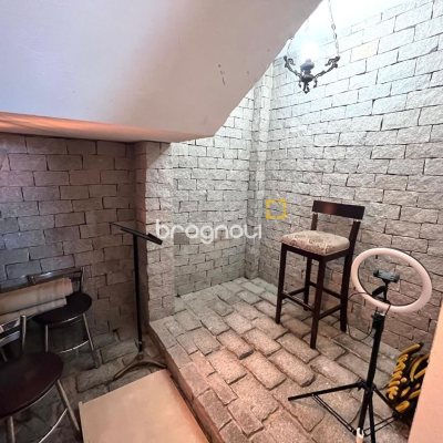 Casa com 348m², 5 quartos (sendo 2 suítes), 5 garagens, no bairro Centro em São José