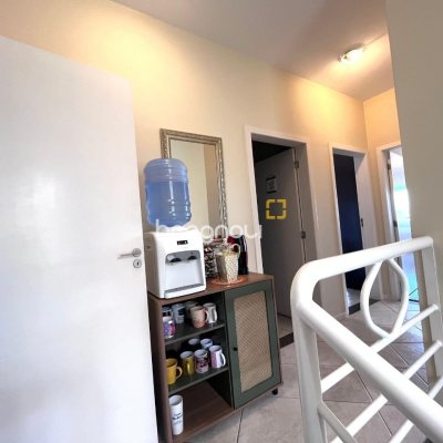 Casa com 348m², 5 quartos (sendo 2 suítes), 5 garagens, no bairro Centro em São José