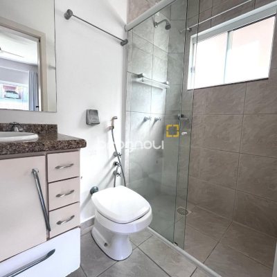 Casa com 348m², 5 quartos (sendo 2 suítes), 5 garagens, no bairro Centro em São José