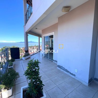 Casa com 348m², 5 quartos (sendo 2 suítes), 5 garagens, no bairro Centro em São José