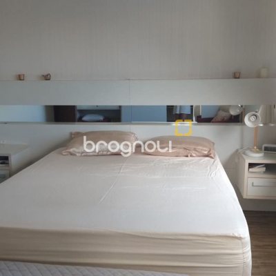 Casa com 203m², 4 quartos (sendo 1 suíte), 2 garagens, no bairro Sambaqui em Florianópolis