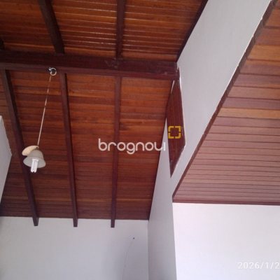 Casa com 220m², 5 quartos (sendo 2 suítes), 2 garagens, no bairro Itaguaçu em Florianópolis
