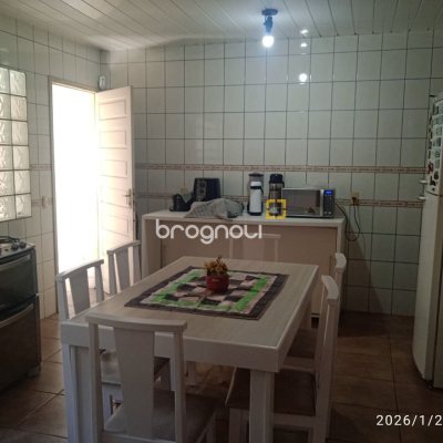 Casa com 220m², 5 quartos (sendo 2 suítes), 2 garagens, no bairro Itaguaçu em Florianópolis