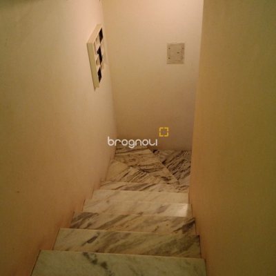 Casa com 220m², 5 quartos (sendo 2 suítes), 2 garagens, no bairro Itaguaçu em Florianópolis