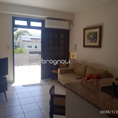 Casa com 220m², 5 quartos (sendo 2 suítes), 2 garagens, no bairro Itaguaçu em Florianópolis