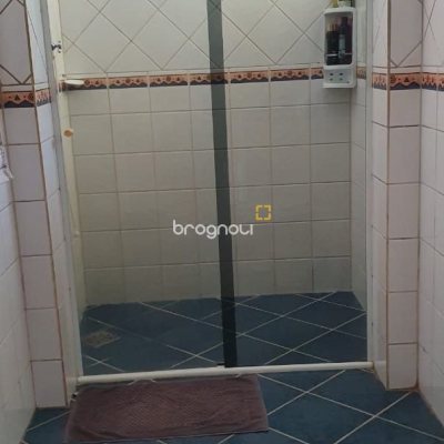 Casa com 220m², 5 quartos (sendo 2 suítes), 2 garagens, no bairro Itaguaçu em Florianópolis
