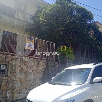 Casa com 220m², 5 quartos (sendo 2 suítes), 2 garagens, no bairro Itaguaçu em Florianópolis