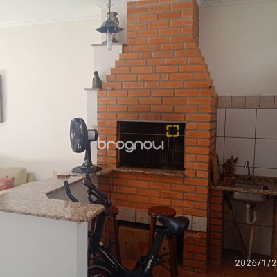 Casa com 220m², 5 quartos (sendo 2 suítes), 2 garagens, no bairro Itaguaçu em Florianópolis