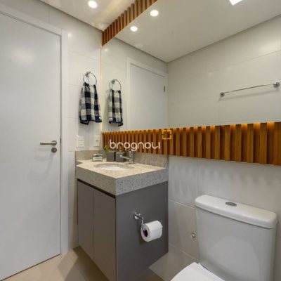Apartamento com 95m², 3 quartos (sendo 1 suíte), 2 garagens, no bairro Itacorubi em Florianópolis