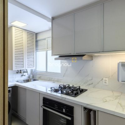 Apartamento com 95m², 3 quartos (sendo 1 suíte), 2 garagens, no bairro Itacorubi em Florianópolis